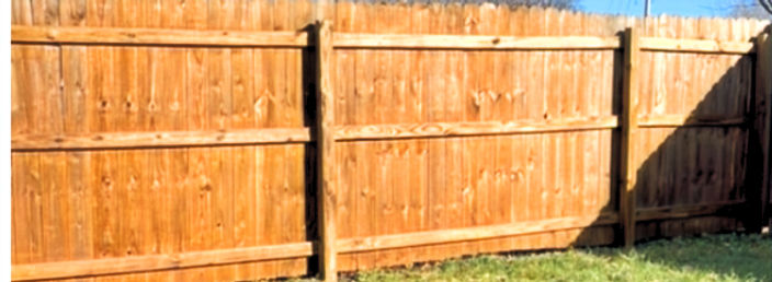 Fence and concrete cleaning in Lee's Summit, Missouri